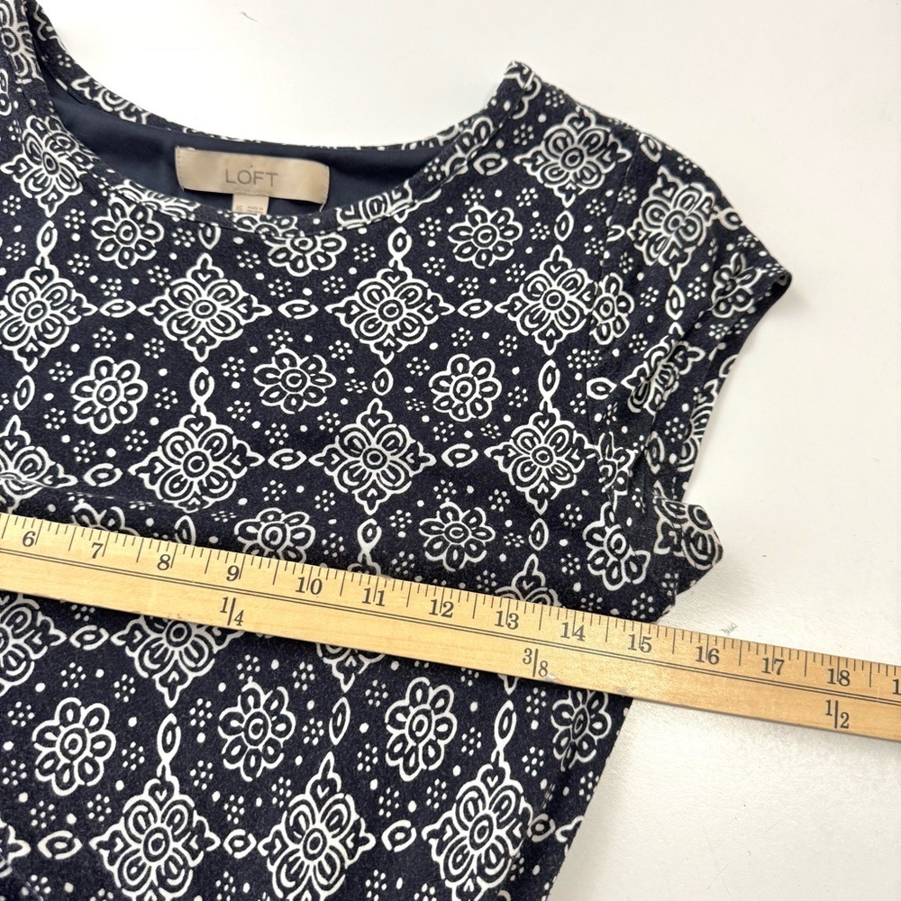 Loft Short Sleeve Side Tie Dress Women's XS Lined Stretch Navy Geometric Print - Picture 10 of 12